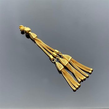 Tassels that Increase the Elegance of the Prayer Beads